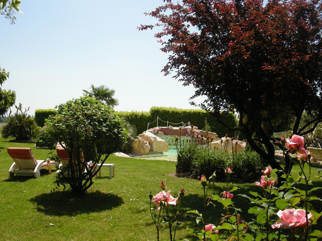 Bastide Des Princes B&B Caderousse Exterior photo