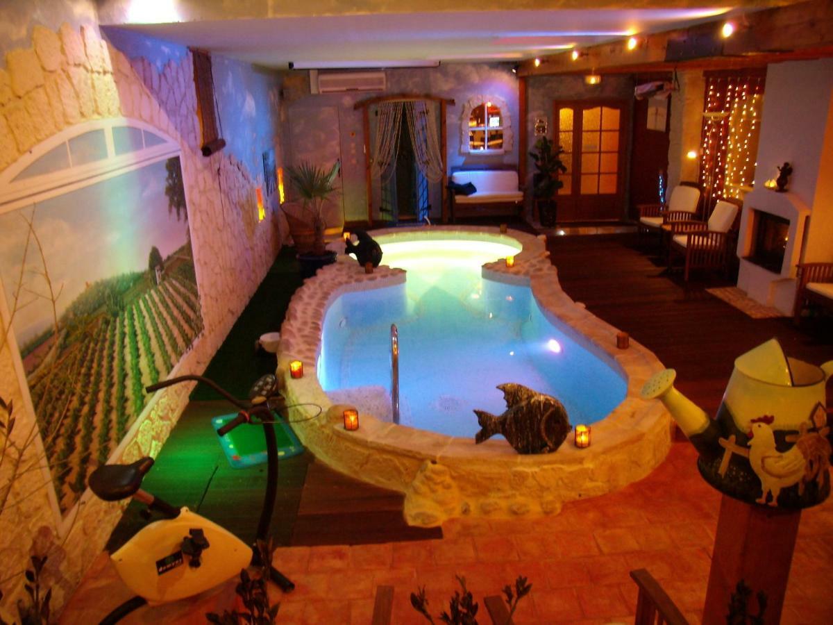 Bastide Des Princes B&B Caderousse Exterior photo